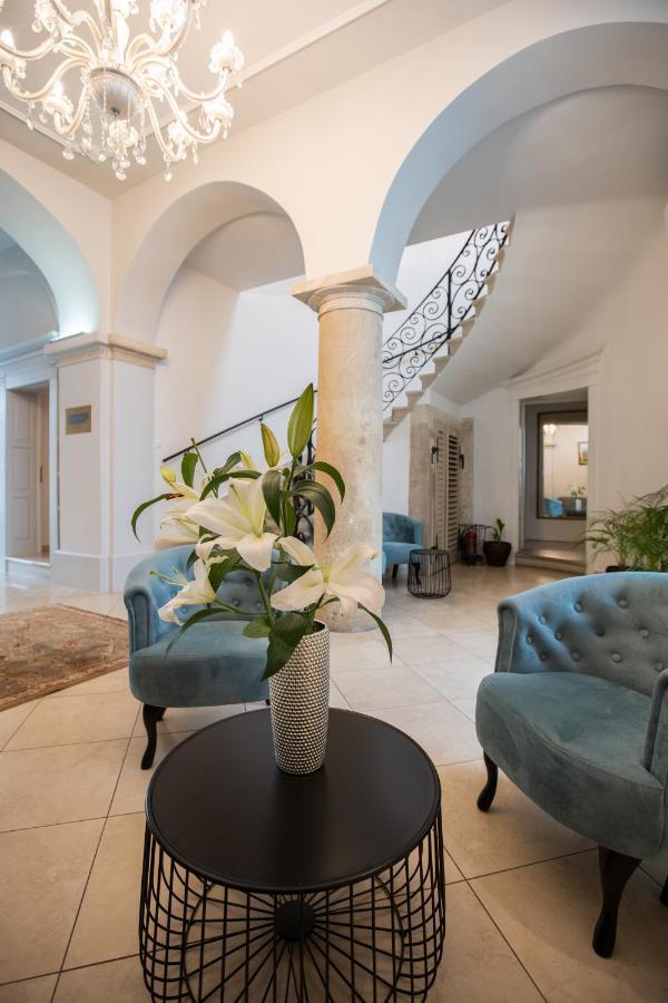 Atrium Rooms & Cafe Sopron Exterior photo