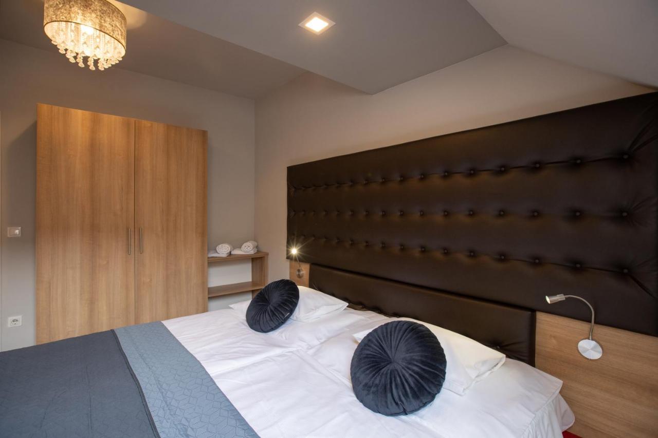 Atrium Rooms & Cafe Sopron Exterior photo